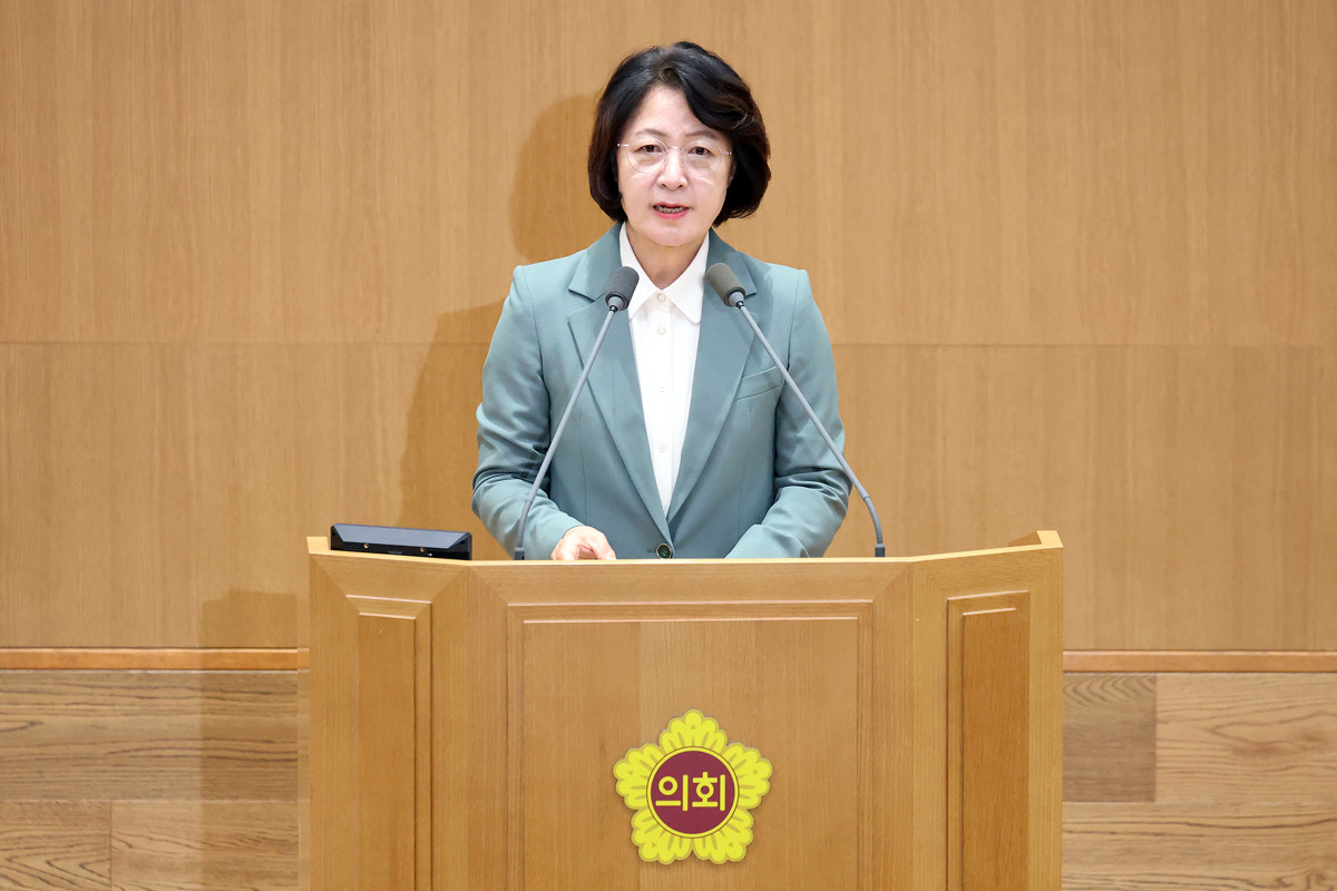 ▲추미애 경기도지사가 12일 경기도의회 본회의 단상에서 발언하고 있다. (경기도)