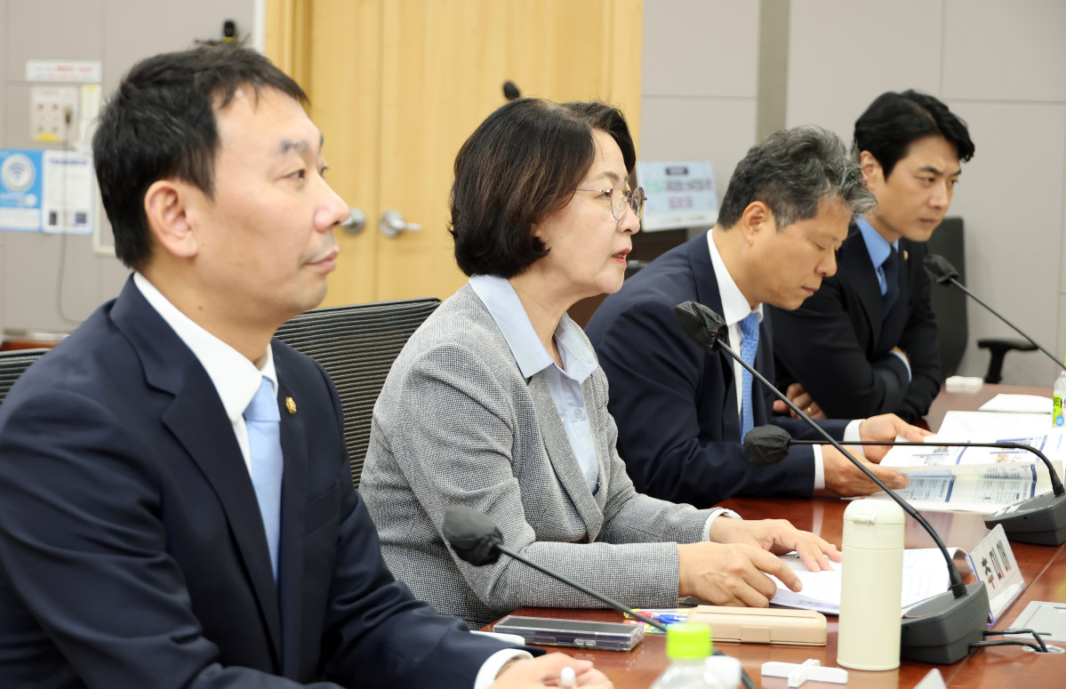 ▲추미애 경기도지사가 28일 국회 의원회관에서 열린 3기 신도시 자족강화와 신속추진을 위한 제도개선 과제 토론회에서 환영사를 하고 있다. (연합뉴스)