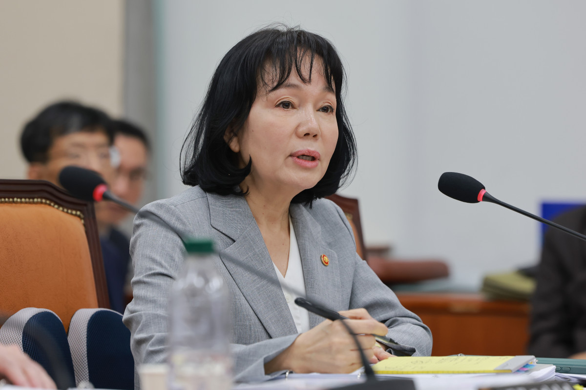 ▲송경희 개인정보보호위원장이 13일 국회 정무위원회에서 열린 국무조정실, 개인정보보호위원회 등에 대한 국정감사에서 정무위원 질의에 답하고 있다. (사진제공=연합뉴스)
