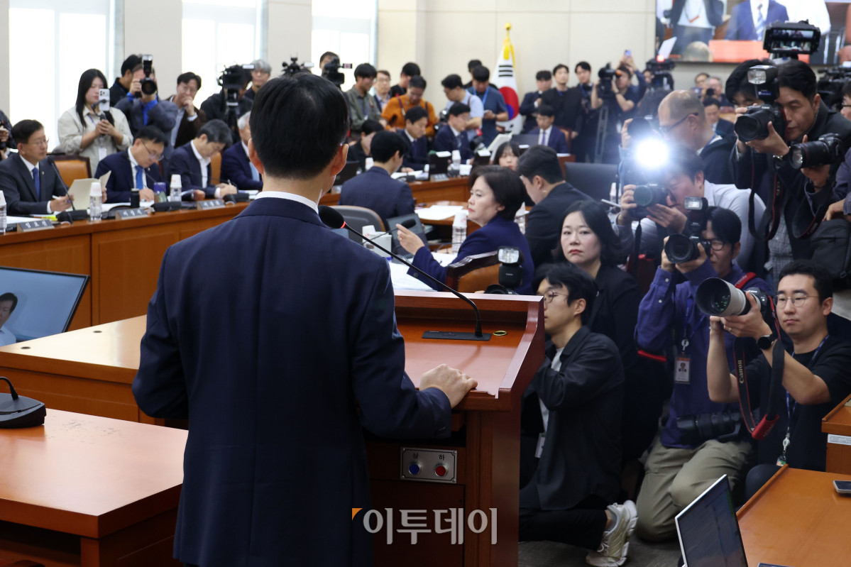 ▲김지용 중대범죄수사청장 후보자가 14일 서울 여의도 국회 행정안전위원회에서 열린 인사청문회에서 인사말을 하고 있다. 고이란 기자 photoeran@