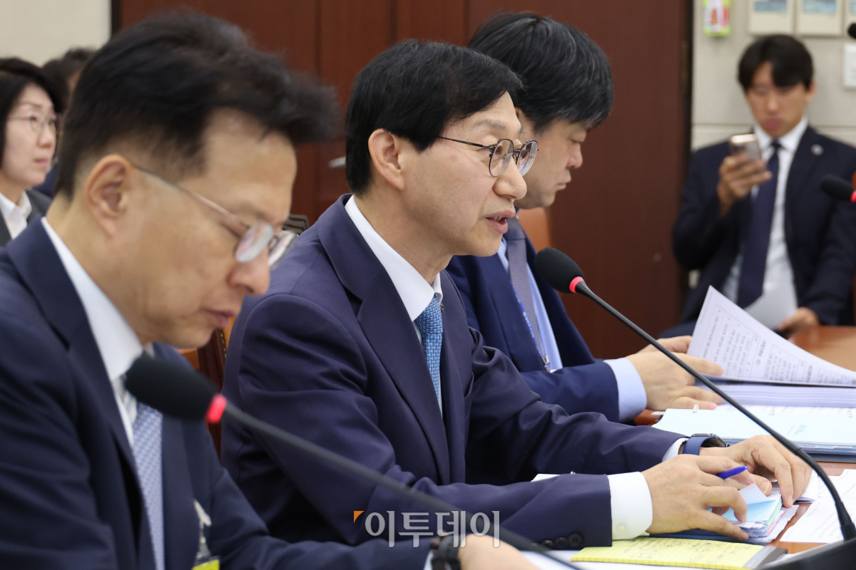 ▲김성주 국민연금공단 이사장이 14일 서울 여의도 국회 보건복지위원회에서 열린 국정감사에서 의원 질의에 답하고 있다. 고이란 기자 photoeran@