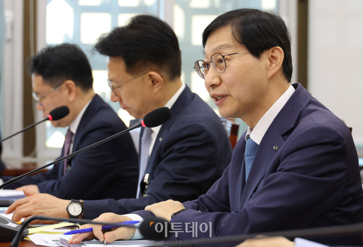 ▲김성주 국민연금공단 이사장이 14일 서울 여의도 국회 보건복지위원회에서 열린 국정감사에서 의원 질의에 답하고 있다. 고이란 기자 photoeran@