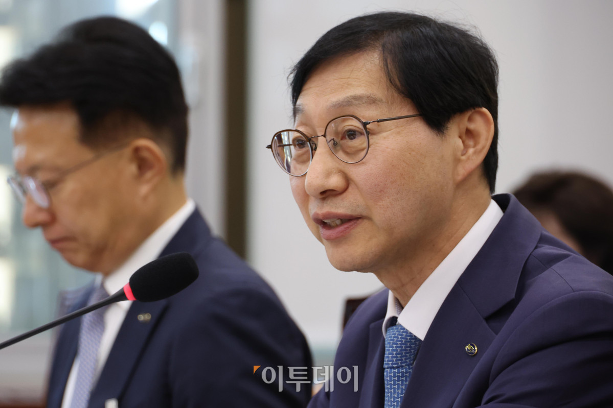 ▲김성주 국민연금공단 이사장이 14일 서울 여의도 국회 보건복지위원회에서 열린 국정감사에서 의원 질의에 답하고 있다. 고이란 기자 photoeran@