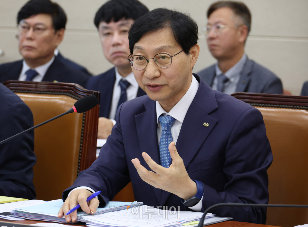 ▲김성주 국민연금공단 이사장이 14일 서울 여의도 국회 보건복지위원회에서 열린 국정감사에서 의원 질의에 답하고 있다. 고이란 기자 photoeran@