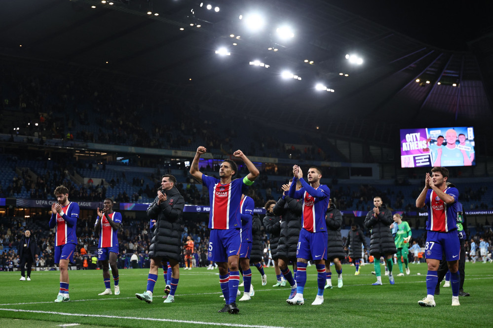 ▲파리 생제르맹(PSG)의 마르퀴뇨스(가운데)와 동료 선수들이 14일(현지시간) 영국 맨체스터의 에티하드 스타디움에서 열린 2026-2027시즌 유럽축구연맹(UEFA) 챔피언스리그 리그 페이즈 2차전에서 맨체스터 시티를 4-2로 꺾은 뒤 기뻐하고 있다. (AFP/연합뉴스)