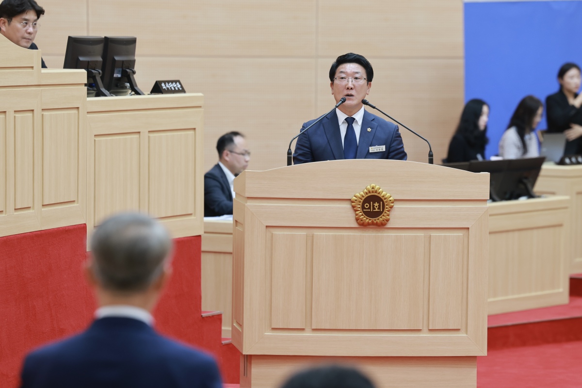 ▲전남광주특별시의회에서 시정질문 하고 있는 이현명 의원. (전남광주특별시의회)