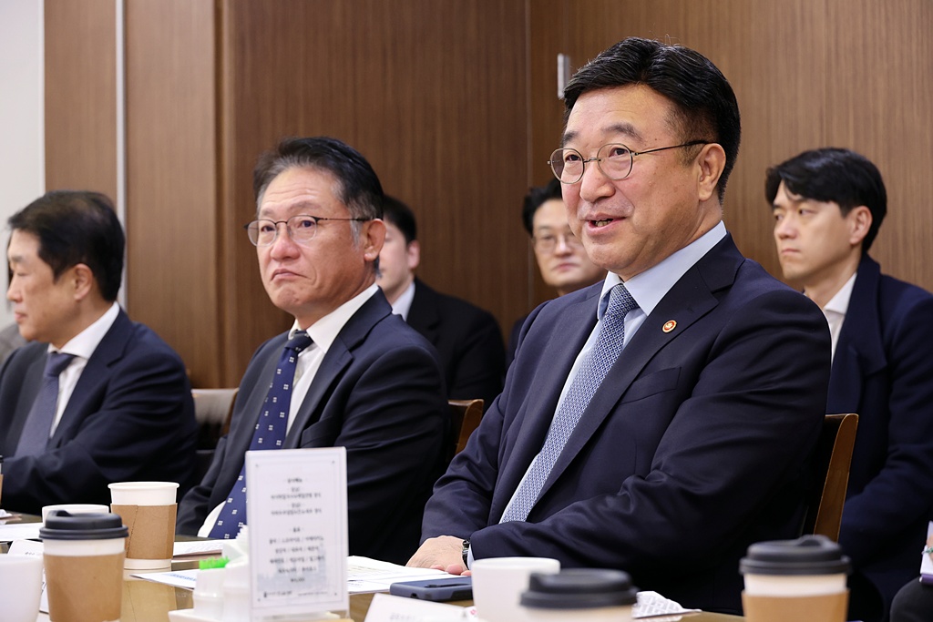 ▲윤호중 행정안전부 장관이 지난해 11월 7일 오전 서울 여의도 국회의원회관에서 열린 사회연대경제기본법 입법전략 간담회에서 모두발언을 하고 있다. (사진제공=행정안전부)