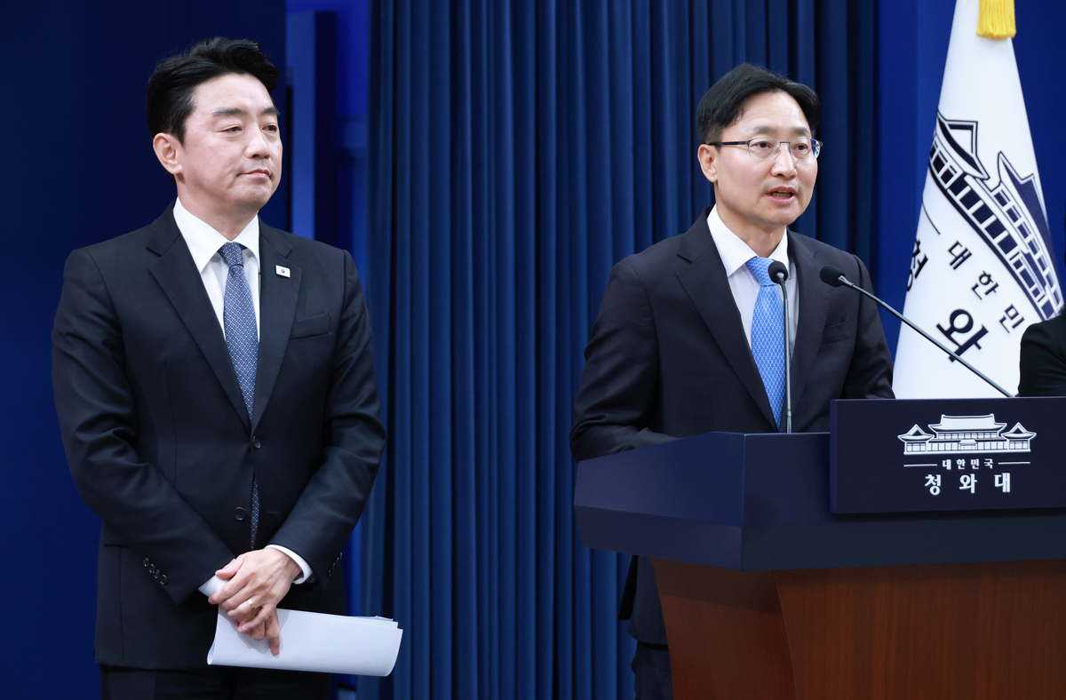 ▲신임 대통령 비서실장으로 임명된 임광현 국세청장이 14일 청와대 기자회견장에서 전임자인 강훈식 비서실장 소개로 인사말을 하고 있다. 2026.10.14