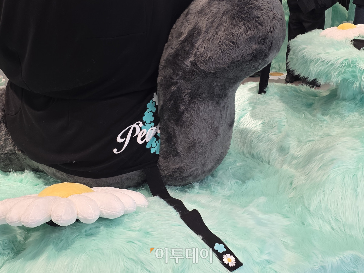 ▲15일 서울 마포구 케이팝스퀘어 홍대에서 '피스마이너스원 X 조앤프렌즈 팝업' 미디어 행사가 진행됐다. 해당 팝업은 16일 정식 오픈한다. (장유진 기자 @yxxj)