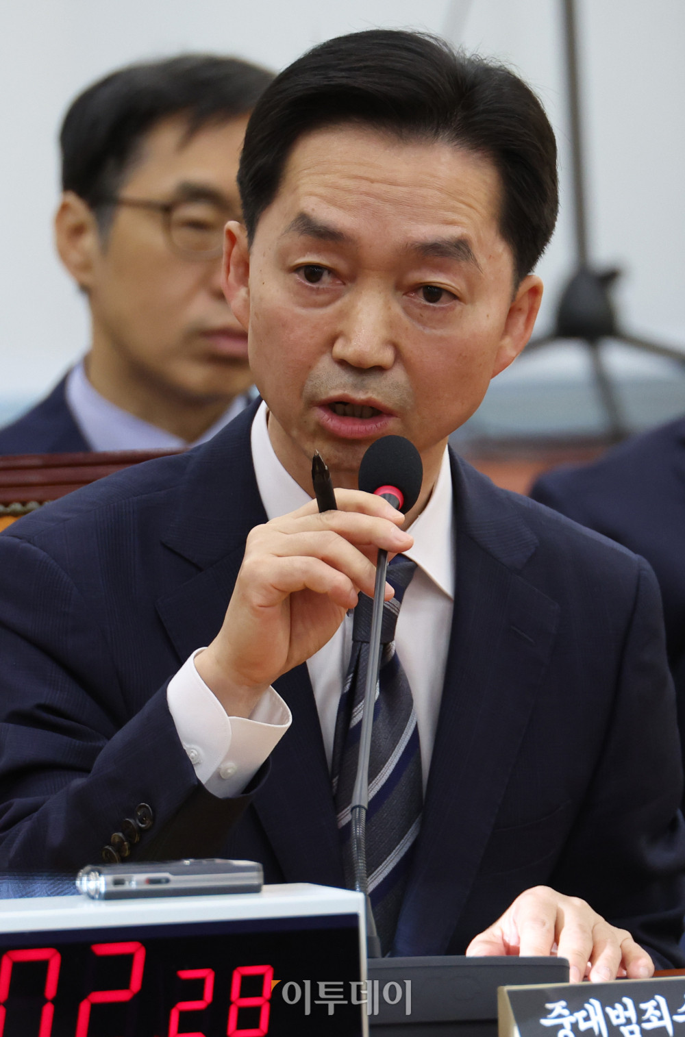▲김지용 중대범죄수사청장 후보자가 14일 서울 여의도 국회 행정안전위원회에서 열린 인사청문회에서 의원 질의에 답하고 있다. 고이란 기자 photoeran@ (이투데이DB)
