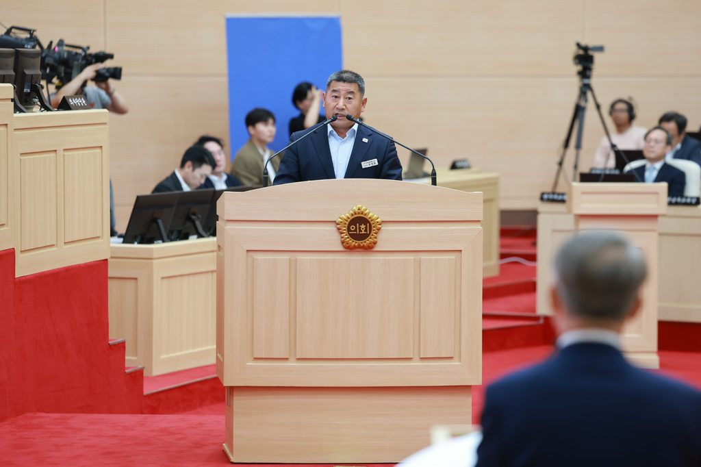 ▲최정훈 전남광주통합특별시의원이 14일 열린 제4회 임시회 제4차 본회의에서 시정질문을 하고 있다. (사진제공=전남광주통합특별시의회)