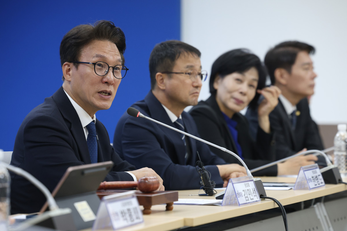 ▲더불어민주당 김민석 대표가 16일 부산 동구 민주당 부산시당에서 열린 최고위원회에서 발언하고 있다. (사진제공=연합뉴스)