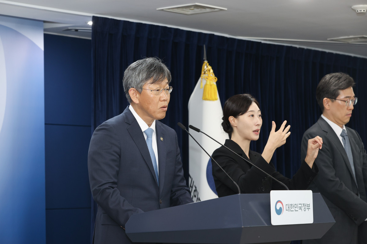 ▲김이탁 국토부 제1차관은 16일 정부서울청사에서 열린 제1차 주택공급 정례브리핑에서 발언하고 있다. (사진제공=국토교통부)