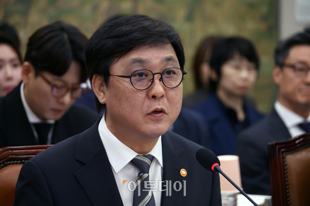 ▲최휘영 문화체육관광부 장관이 7일 서울 여의도 국회 문화체육관광위원회 국정감사에서 의원 질의에 답하고 있다. 고이란 기자 photoeran@ (이투데이DB)