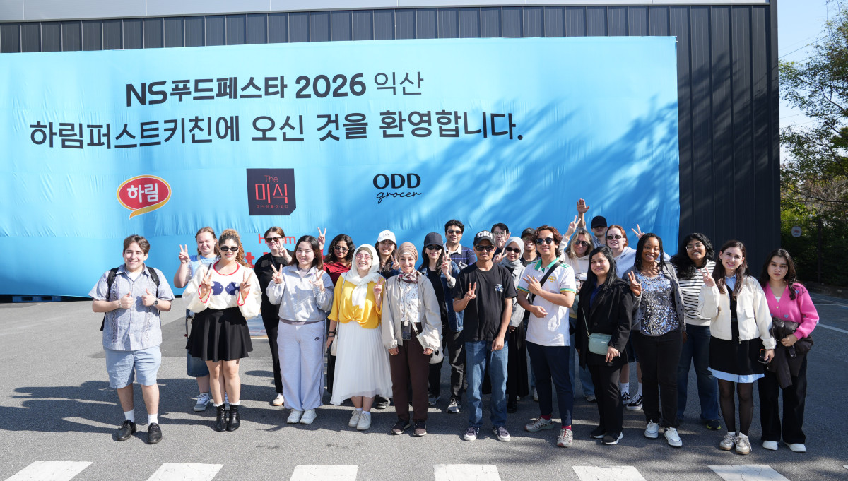 ▲10월 16일부터 17일까지 전북 익산 하림 퍼스트키친에서 열린 ‘NS푸드페스타 2026 익산’ 행사장이 관람객들로 붐비고 있다. (사진제공=NS홈쇼핑)