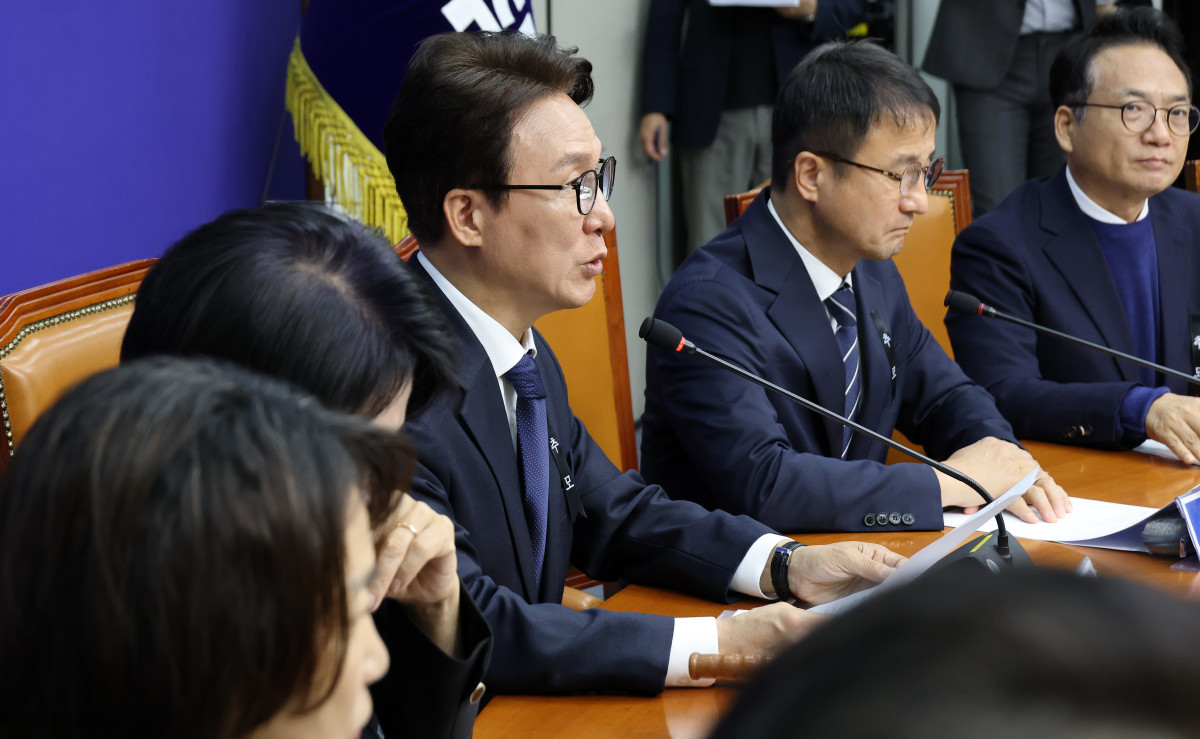 ▲더불어민주당 김민석 대표가 19일 국회에서 열린 최고위원회의에서 발언하고 있다. 2026.10.19 (사진=연합뉴스)