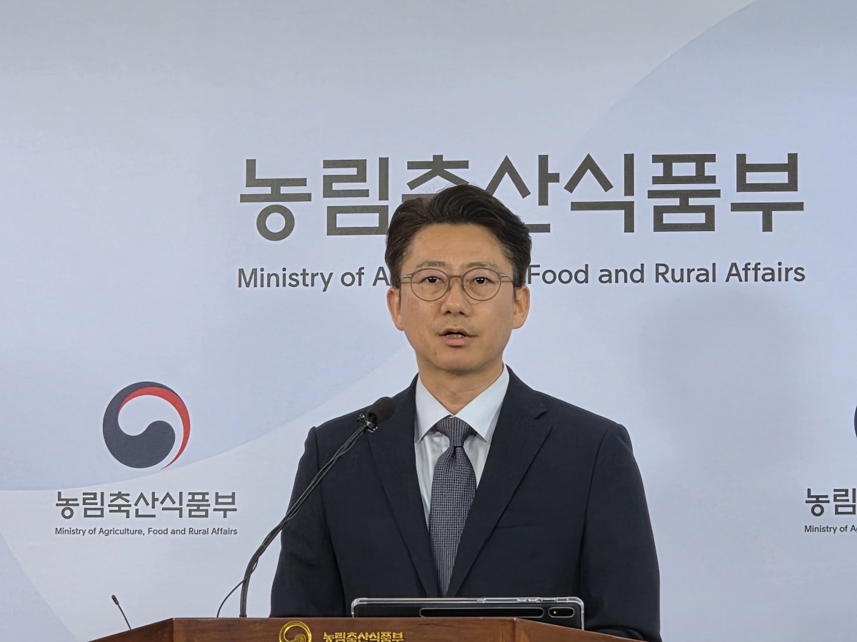 ▲변상문 농림축산식품부 대변인이 19일 정부세종청사에서 브리핑을 열고 브라질산 계란 수입과 농지조사 등 주요 정책을 둘러싼 악의적인 온라인 허위정보에 엄정하게 대응하겠다고 밝혔다. (노승길 기자)