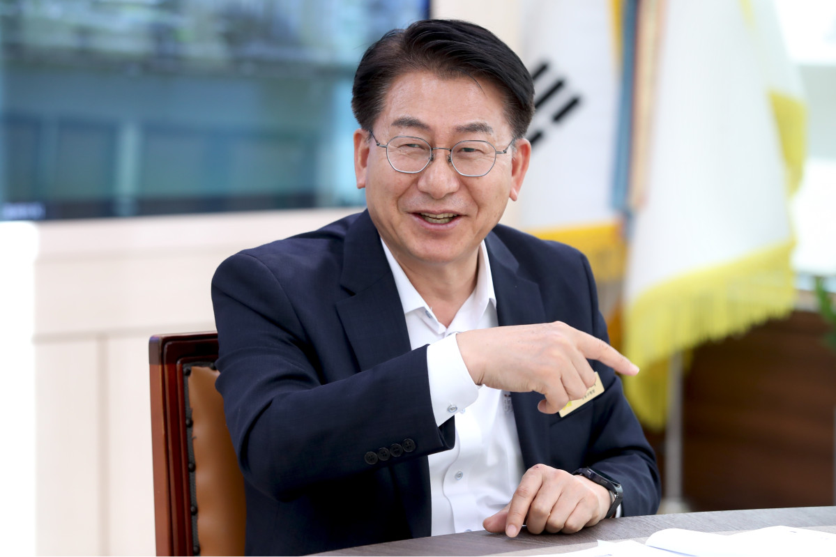 ▲유보화 서울특별시 성동구청장이 20일 구청장 집무실에서 이투데이와 인터뷰를 진행하고 있다. (사진 제공 = 서울 성동구)