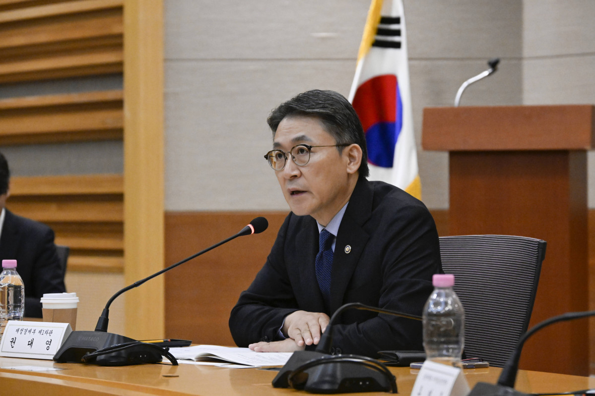▲권대영 재정경제부 1차관이 10월 20일 서울 서초구 서울지방조달청에서 열린 '가상자산 과세 관련 현장 간담회'를 주재, 모두발언을 하고 있다. (재정경제부)