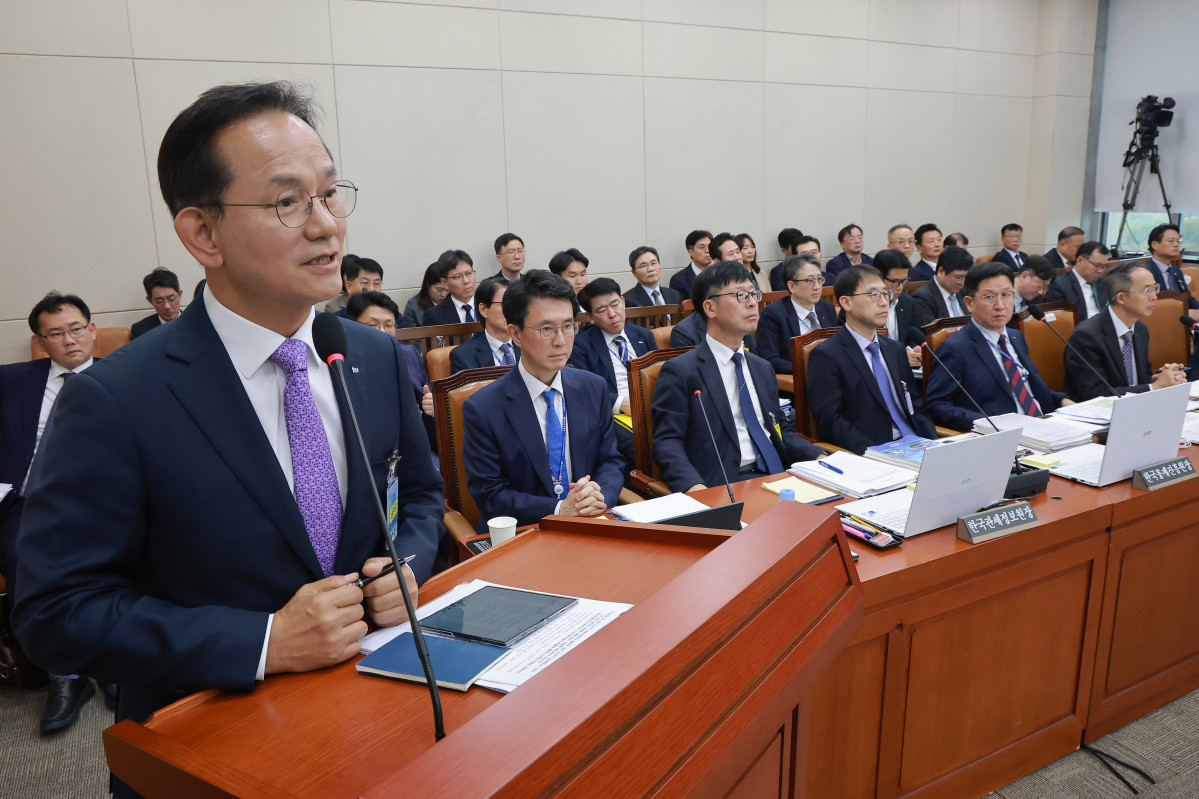 ▲20일 김종출 한국항공우주산업(KAI) 대표이사 사장이 국회 재정경제기획위원회에서 열린 한국수출입은행 등에 대한 국정감사에서 재경위원 질의에 답하고 있다. (연합뉴스)