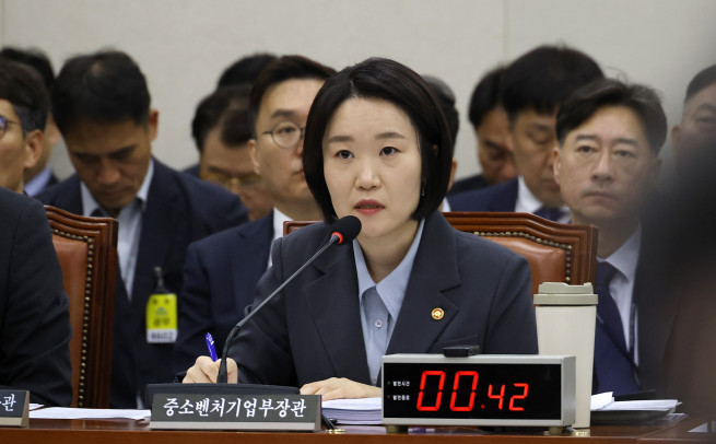 ▲이동해 기자 = 이소영 중소벤처기업부 장관이 23일 국회 산업통상자원중소벤처기업위원회에서 열린 2026년도 종합 국정감사에 출석해 질의에 답하고 있다. 2026.10.23 (사진제공=중소벤처기업부)