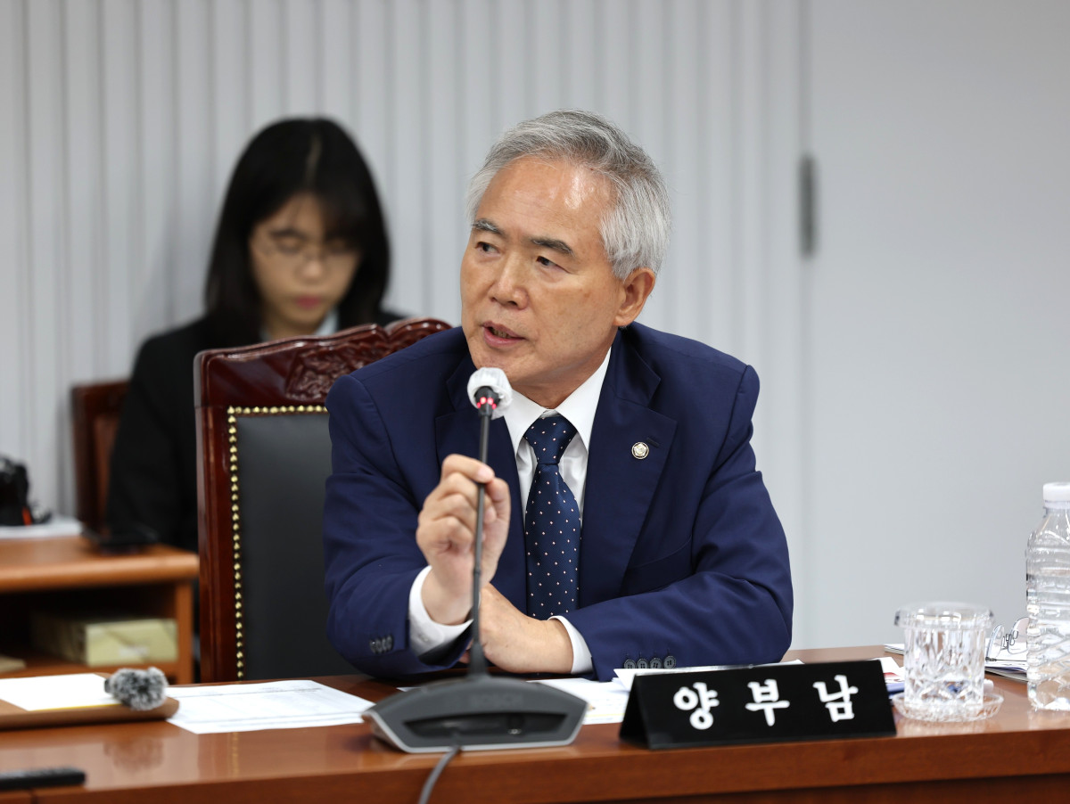 ▲더불어민주당 양부남 의원이 21일 오후 울산경찰청에서 열린 국회 행정안전위원회 국정감사에서 질의하고 있다. (연합뉴스)
