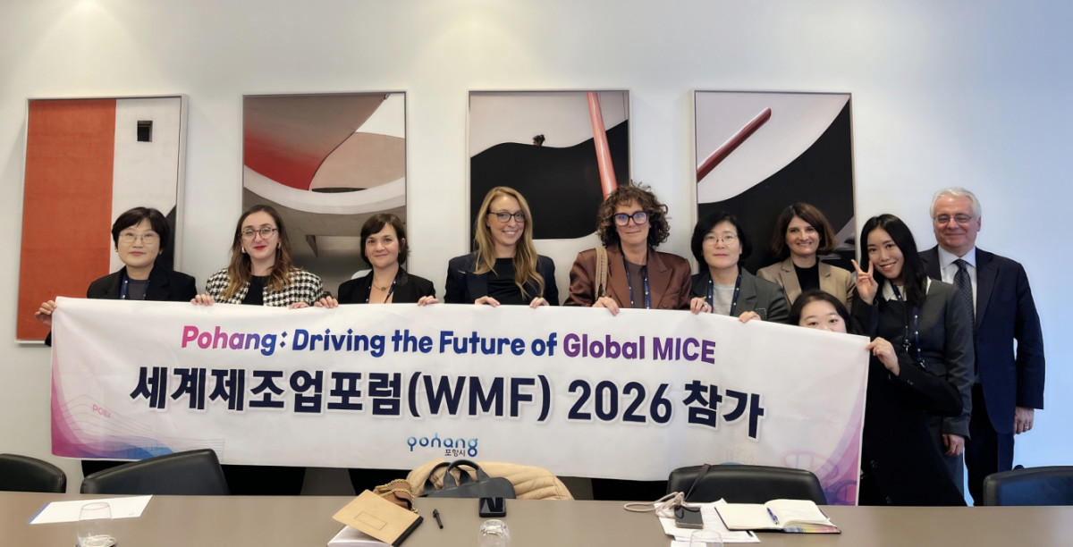 ▲포항시 대표단은 지난 22일부터 23일까지 이탈리아 증권거래소 본사(Palazzo Mezzanotte)에서 열린 WMF 2026에 참관해 세션 구성과 행사 운영 방식을 살폈다. (포항시)