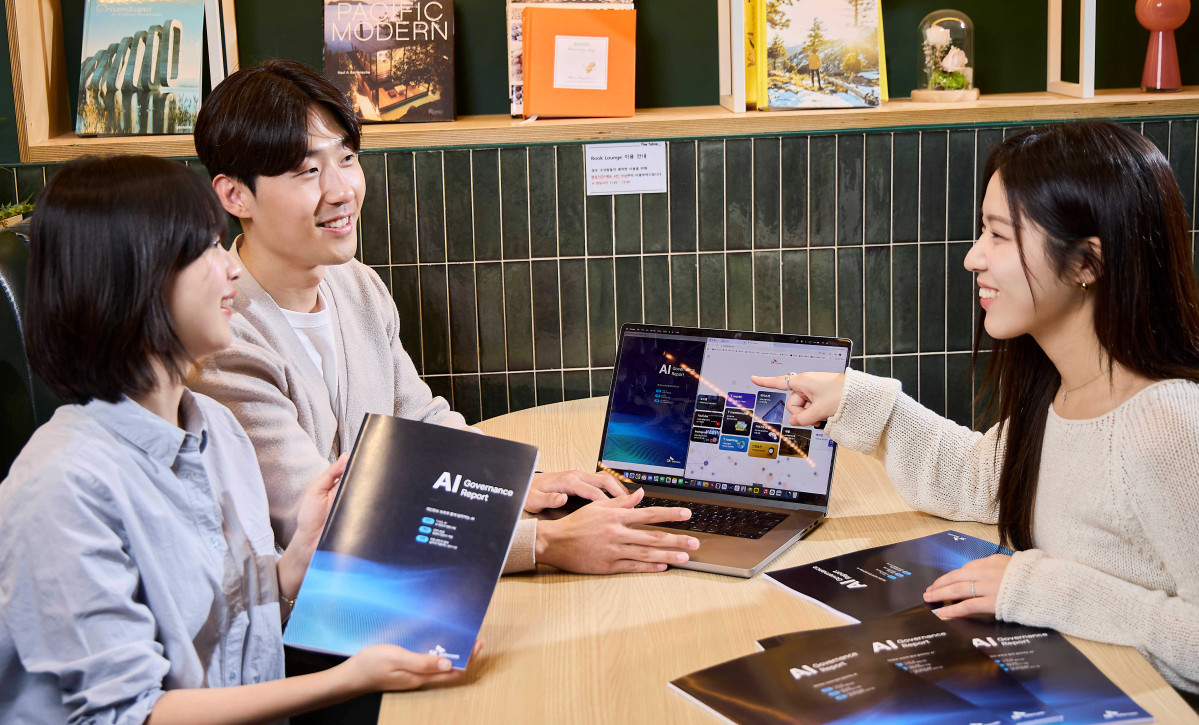 ▲SKT, AI 트러스트 경영 강화… 「AI 거버넌스 리포트」 첫 발간. (사진제공=SK텔레콤)