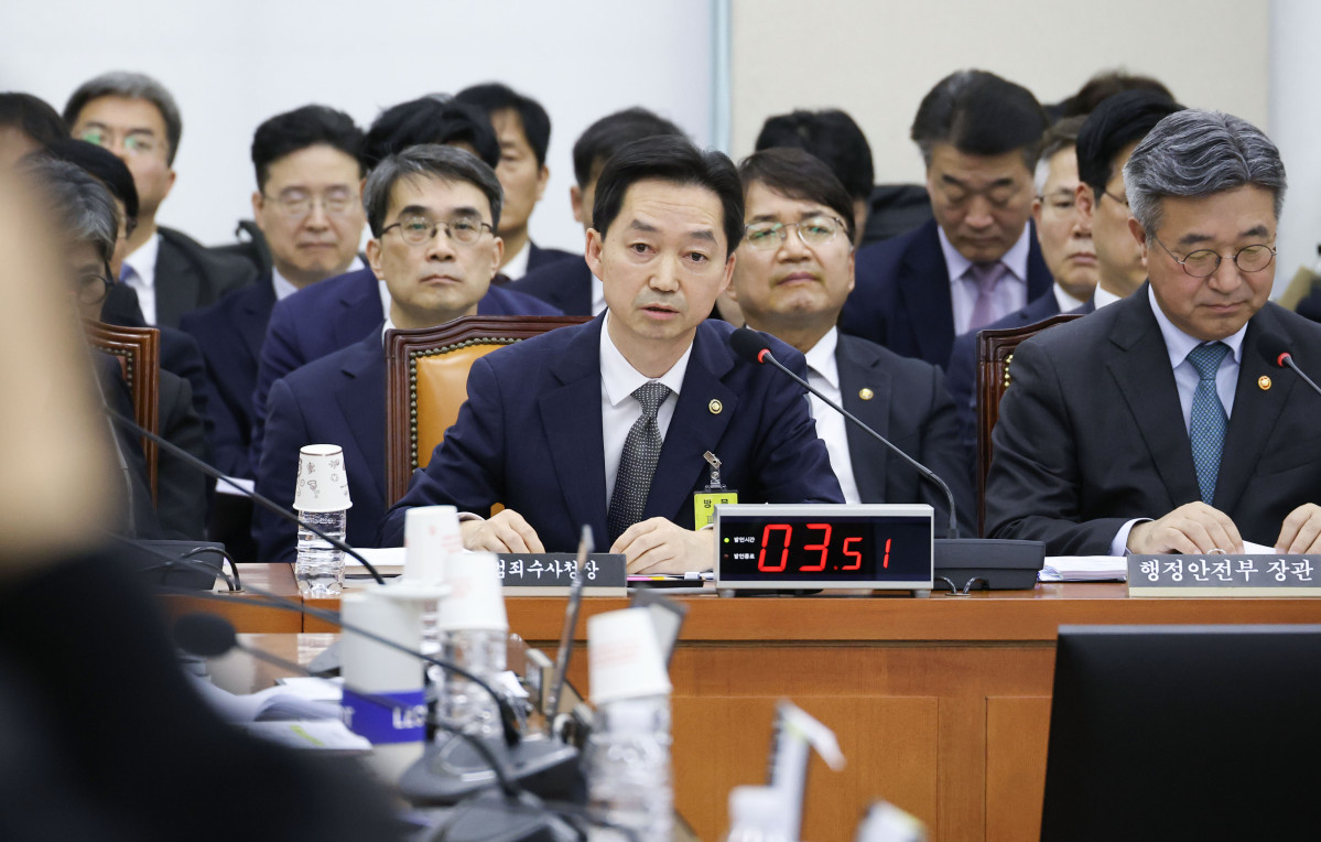 ▲김지용 중대범죄수사청장이 26일 국회 행정안전위원회에서 열린 2026년도 종합 국정감사에서 질의에 답변하고 있다. (사진제공=연합뉴스)