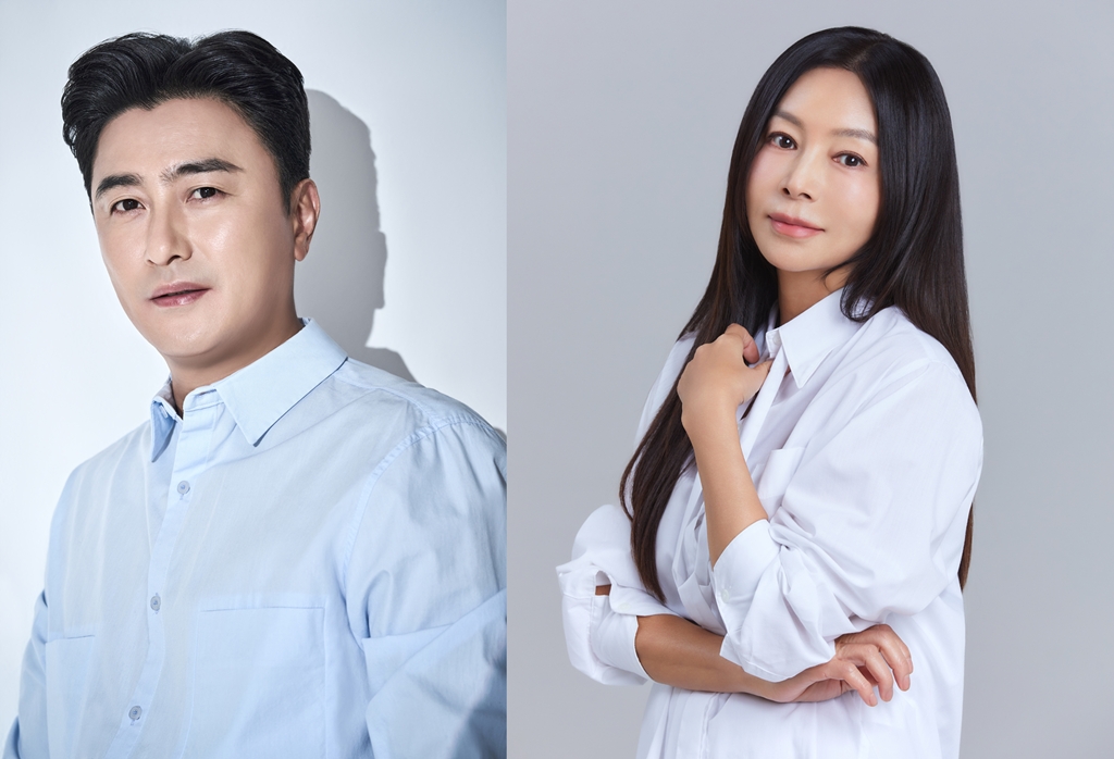 ▲왼쪽부터 방송인 안정환, 배우 황신혜. (사진제공=각 소속사)
