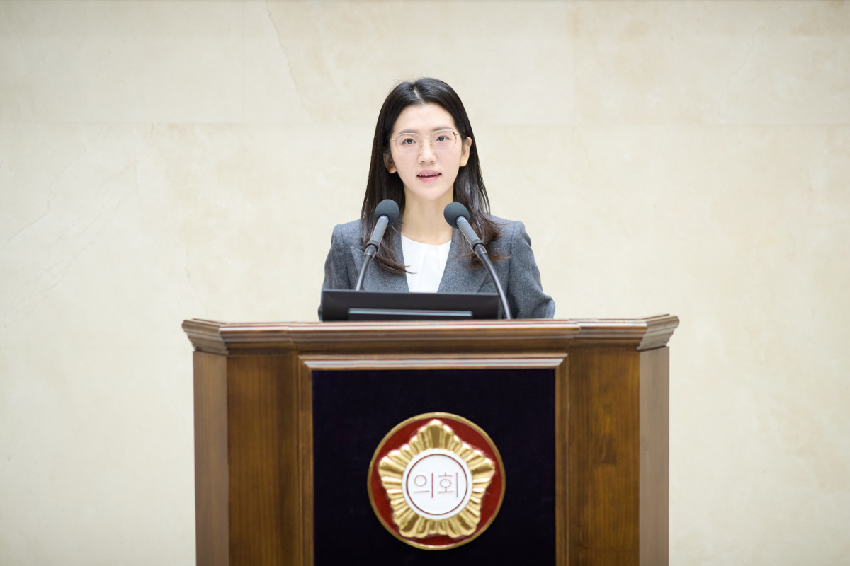 ▲변유선 용인특례시의회 의원이 26일 제307회 임시회 제3차 본회의에서 청년기본소득의 정책 효과와 재정 효율성 검증을 촉구하고 있다. (용인특례시의회)