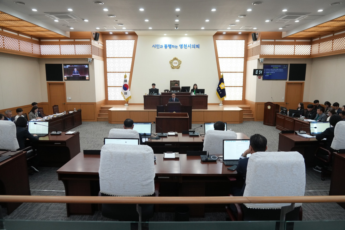 ▲영천시의회(의장 하기태)는 26일 제7차 본회의를 끝으로 14일간의 일정으로 열린 제255회 임시회를 마무리했다. (영천시의회)