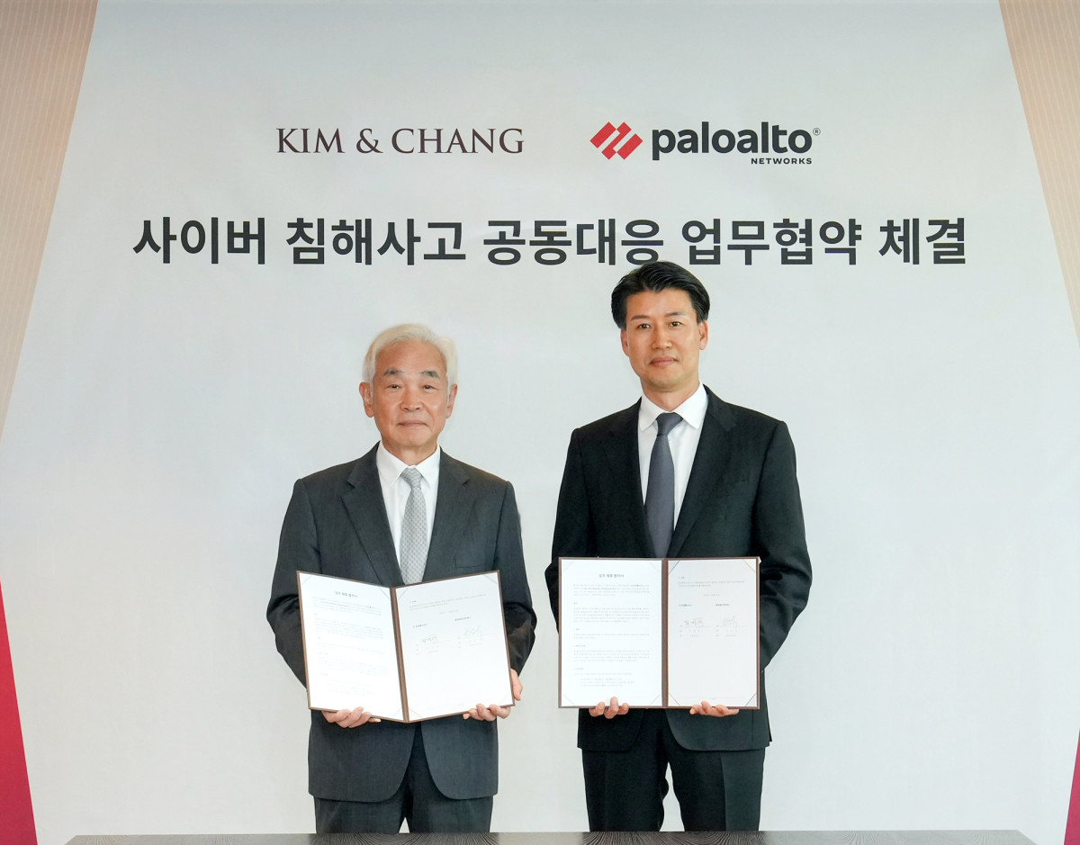 ▲(좌) 정경택 김앤장 법률사무소 대표변호사 (우)박상규 팔로알토 네트웍스코리아 대표 (사진 제공=김앤장 법률사무소)