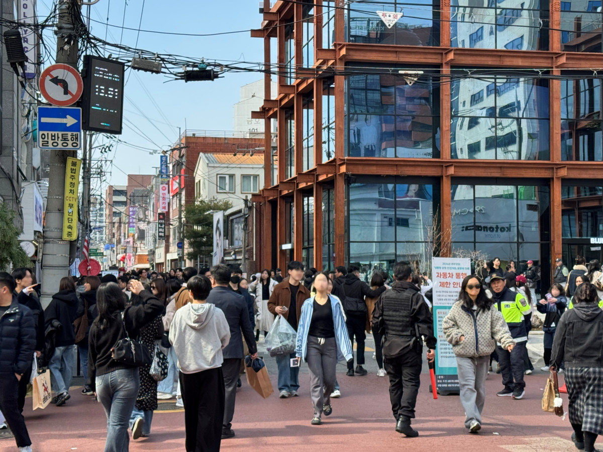 ▲‘성동형 보행안전 거리’ 운영 모습. (사진 제공 = 서울특별시 성동구)
