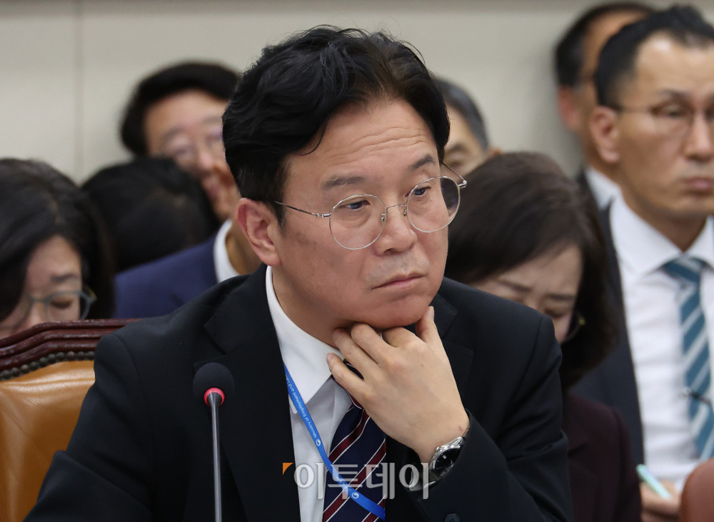 ▲김영훈 고용노동부 장관이 27일 서울 여의도 국회 기후에너지환경노동위원회에서 열린 종합감사에 참석하고 있다. 고이란 기자 photoeran@