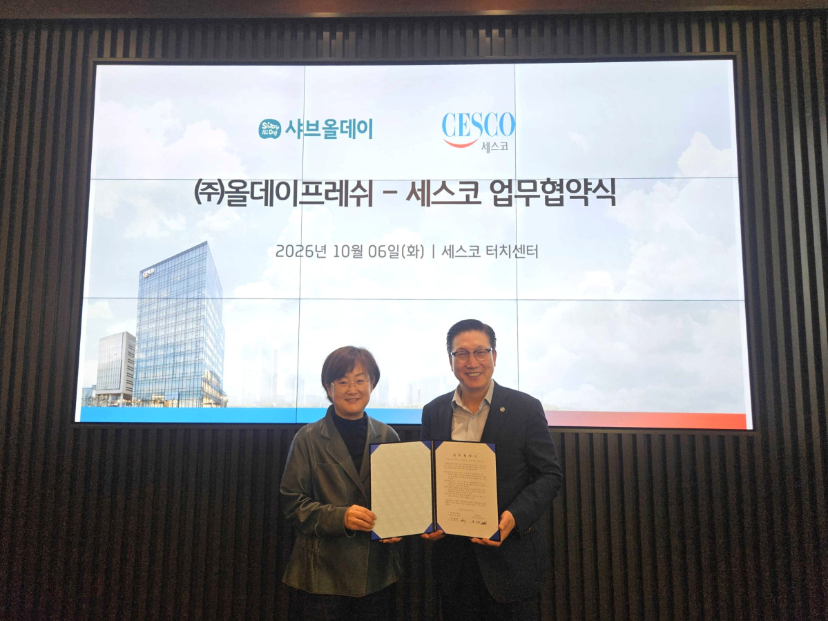 ▲왼쪽부터 송명주 올데이프레쉬 대표, 성기재 세스코 법인컨설팅본부 부사장 (사진제공=샤브올데이)