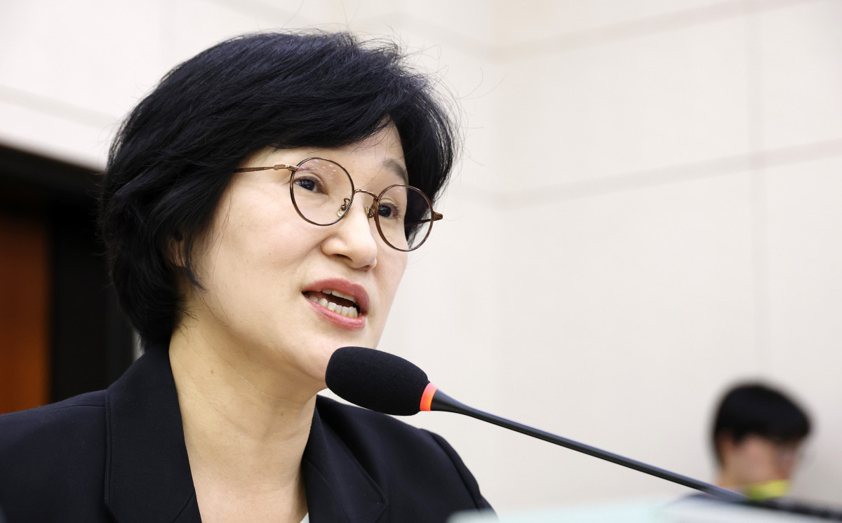 ▲원민경 성평등가족부 장관이 28일 국회 성평등가족위원회에서 열린 성평등가족부 등에 대한 국정감사에서 의원 질의에 답하고 있다. (연합뉴스)