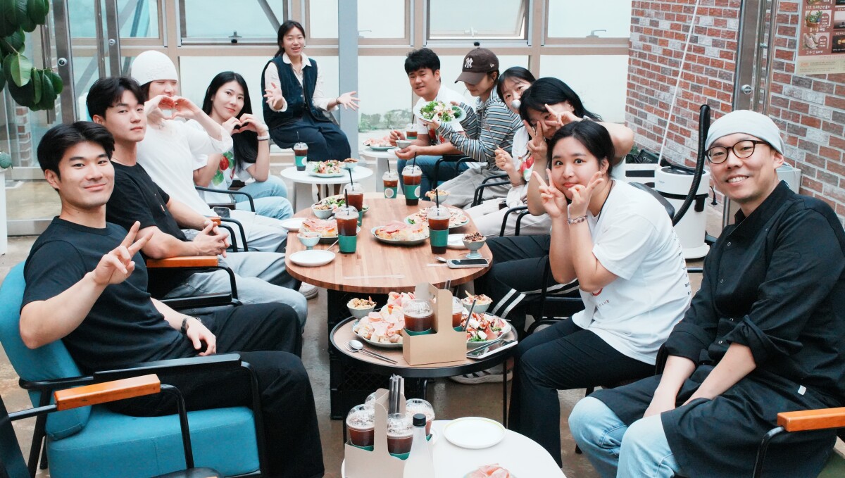▲전남광주통합특별시 강진군그라제하우스 청년숍 활동 모습이다. (강진군)