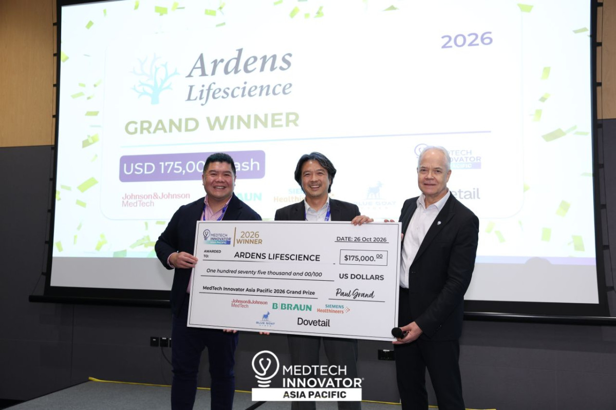 ▲아덴스라이프사이언스가 26일 싱가포르에서 개최된 ‘2026 메드텍 이노베이터 아시아 퍼시픽 그랜드 파이널(MedTech Innovator Asia Pacific Grand Finals)’에서 대상(Grand Prize)을 받았다. (사진제공=한국보건산업진흥원)