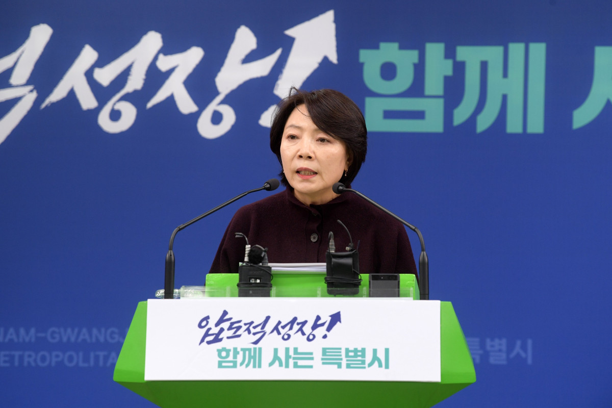 ▲윤난실 전남광주통합특별시 시민주권부시장이 29일 광주청사에서 광주글로벌모터스(GGM) 노사 잠정합의와 향후 지원계획을 설명하고 있다. (사진제공=전남광주통합특별시)