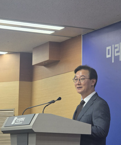 ▲전재수 부산시장이 명지소각장 폐쇄에 대해 기자회견을하고 있다. (서영인기자 @hihiro)