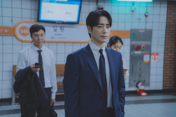 ▲'로또 1등도 출근합니다' 이준혁(사진출처=티빙)