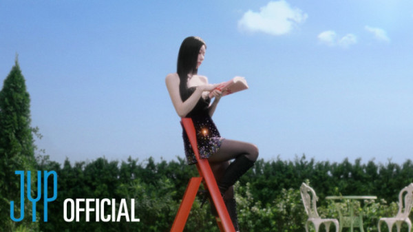 ▲있지 채령 솔로 트레일러(사진출처=JYP엔터테인먼트)