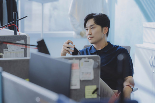 ▲'로또 1등도 출근합니다' 스틸컷(사진출처=티빙)