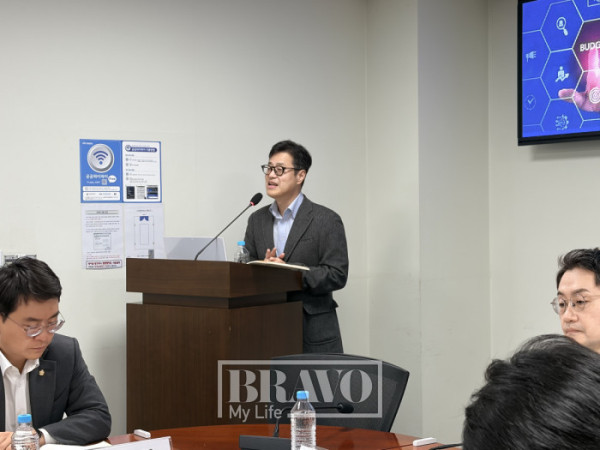 ▲29일 국회의원회관에서 열린 '2027년도 보건복지 예산안 분석 토론회'에서 이주하 동국대학교 행정학과 교수가 발표를 하고 있다.(박지수 기자 jsp@)