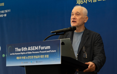 “친절하지만 무능한 노인” AI가 재생산하는 연령주의