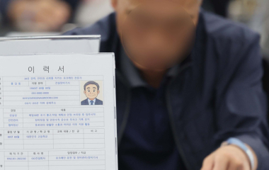 정년 연장 논의 본격화…“10년 전 실수 반복말자” 한은 보고서 재조명