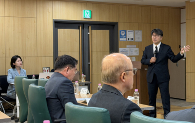 日 시니어 구인 2년 3개월 새 7배 증가 “70대도 오세요”