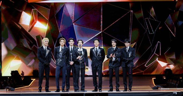 [주간 윤준필] '마마 13관왕' 하이브, 조용히 빛난 방시혁 의장 리더십