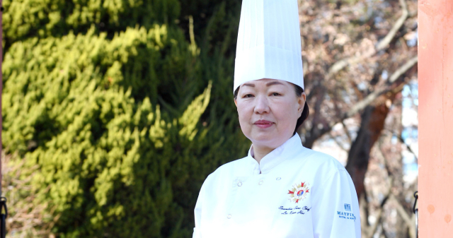 [리더 인터뷰] '흑백요리사2' 이금희 조리장 "흑수저 셰프 눈빛에 초심 찾았다"①